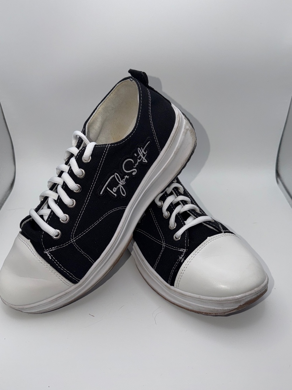 Taylor Swift Black & White 'Reputation' Low-Top Sneakers